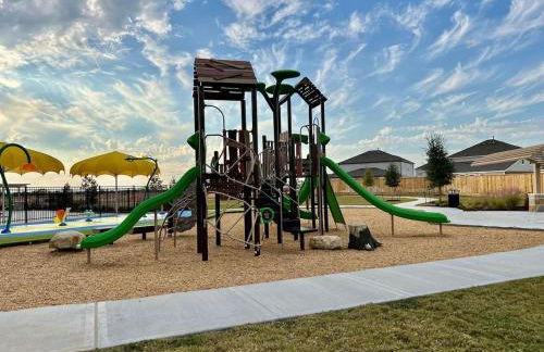 4-BR Cheerful Home Long Term Stay Equipped in Katy - Foto 50