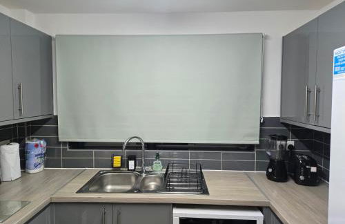 Conyngham Villa, Luxury Detached House, 6 Beds, 4BR,Large garden, Parking - Sleeps 8 - Foto 8