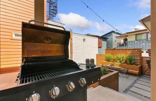 Contemporary Gem - Rooftop Deck & Private Hot Tub! - Foto 66