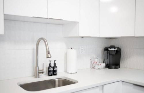 Contemporary Midtown Retreat Walk Score 93 - Foto 7