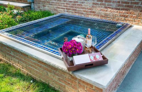 Luxury Princeton Estate Pool, Hot Tub, Sleeps 20 - Photo 2