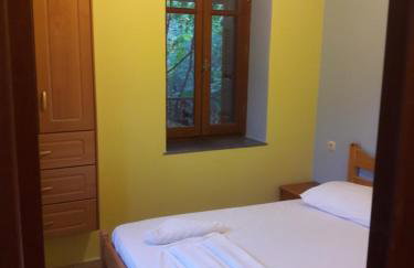 Giannis Gerakios apartments by climbing house - Photo 55