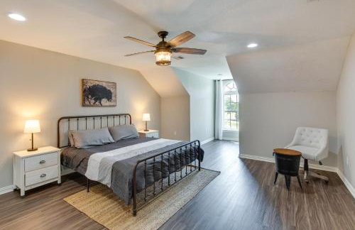 Unwind Fireside Wills Point Gem with Hot Tub and Pond - Foto 22