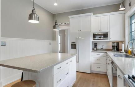 Experience comfort at Andrea Bluff Cottage, a 3-bedroom home in Harbor Springs. - Foto 7