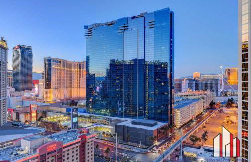 MGM Signature-32-607 F1 Track & Strip View Balcony - Foto 49