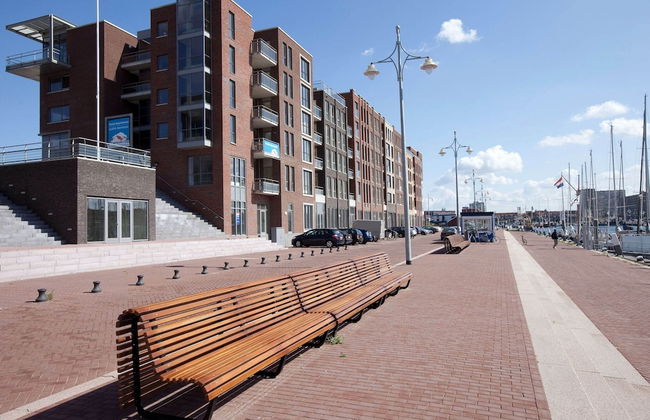 Stylish Harborfront Escape - Photo 6