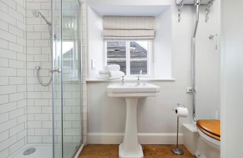 Beautiful Cotswold Farmhouse with Hot tub - Foto 9