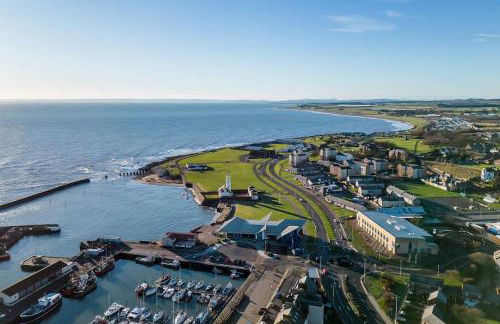 Sea View Luxury Apartment 3 bedrooms Free Parking - By Coast Apartments - Photo 22