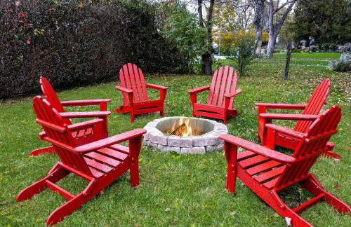 New River Gorge Cottage w Hot Tub, Fire Pit, Grill - Foto 8