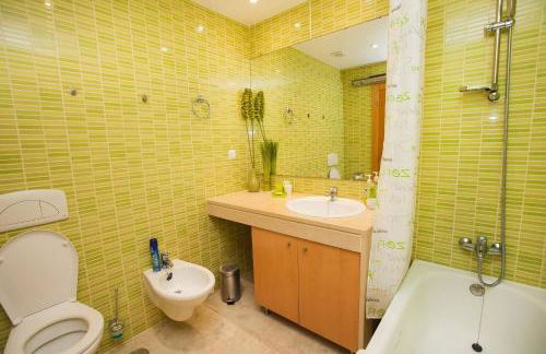 Fabulous Sunny Pool&Garden Condo by BeCherish - Foto 23