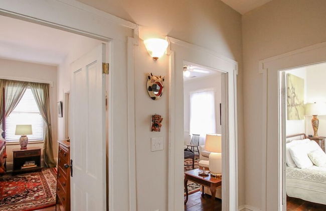 Artist's House Upper Apt Walk to Forsyth - Photo 43