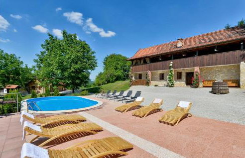 5 Bedroom Awesome Home In Novi Marof - Foto 9