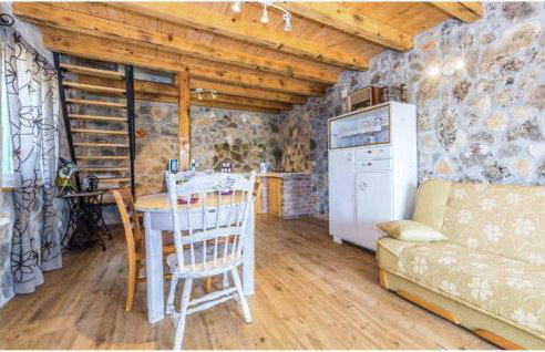 2 Bedroom Stunning Home In Konjevrate - Foto 18