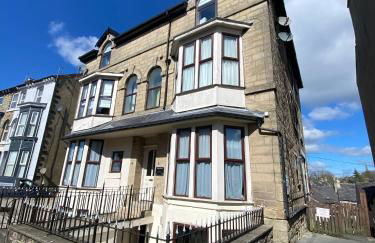 2 Bedroom - Garden Apartment, with parking - Foto 1