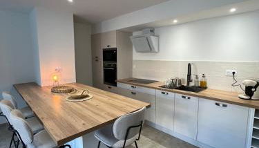 Rez-de-villa avec terrasse privative sur jardin - Photo 5, stove