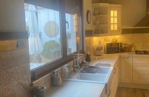 House -Sleeps 6-Garden-Fireplace - Photo 24