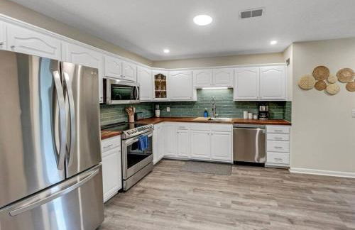 Cold Plunge Outdoor Shower Bike to Shem Creek - Photo 20