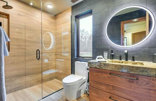 Walk to Lake! Modern Wisconsin Home with Patio - Foto 14