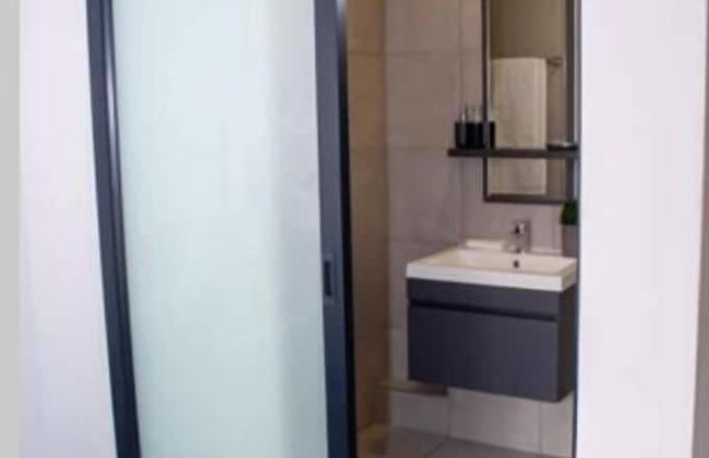 Contemporary Spacious & Comfortable Apartment - Foto 9