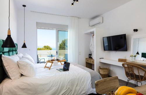 Evilio Suites, Inspired Family Retreat with Pool, Βy ThinkVilla - Foto 21