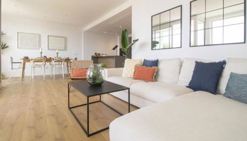 Seafront Apartment in Calella with Beach Access - Foto 1