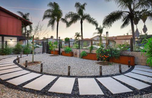 NEW Luxury Concrete Home Just Minutes from the Beach - Foto 43