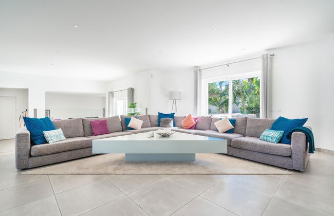 Luxury Almancil Villa With Heated Pool by Ideal Homes - Foto 33