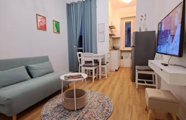 Casa Five next to Metro - Photo 1