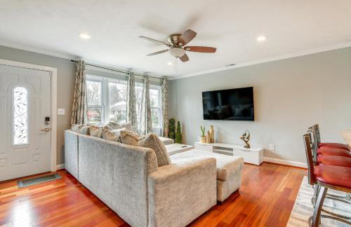 Spacious Home with Tranquil Patio about 29 Mi to DC! - Foto 5