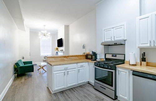 Newly Renovated Downtown Apartment in the Historic District, Quiet Street! - Photo 21