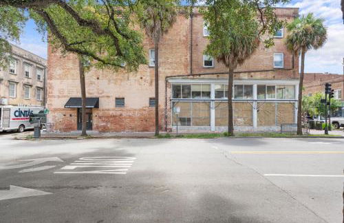 Downtown Loft- Steps away from Plant Riverside! - Foto 18