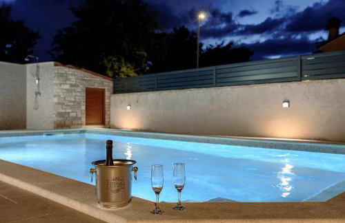 Villa Solis - new private pool villa, 4 bedrooms, near Pula & beaches - Foto 27