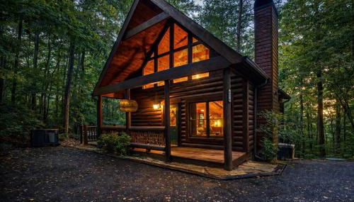 Little Pine Lodge a Smokies Hideaway - 1 mi to GSMNP - King Suite & Loft, Fireplace, Hot Tub & BEARS! - Foto 2
