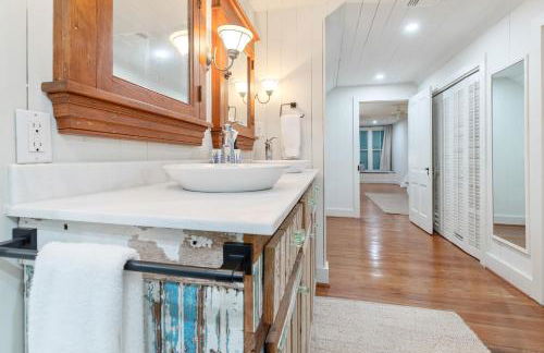 Historic 1871 Coastal Breeze with Heated Pool - Restoring Galveston - Photo 23