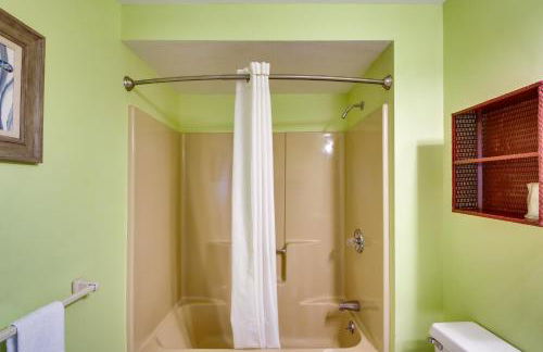 Old Ocean Beach Apt by Pier and Palace Playland - Photo 19