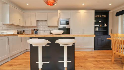 BY THE BEACH cottage, dogs welcome - Foto 2