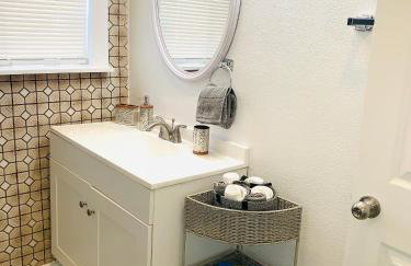 Cozy Home Away From Home - Foto 18