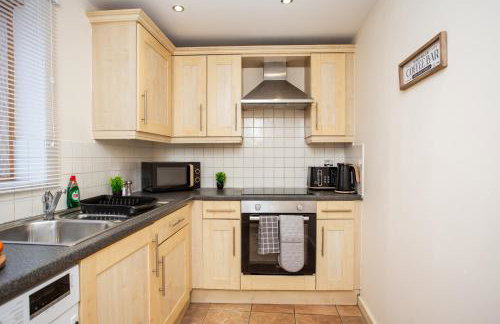Contemporary 2BR Retreat - Fast WiFi, Smart TV & Steps from Station! - Foto 23