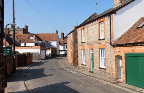Entire rental unit in Oxfordshire, United Kingdom - Photo 1