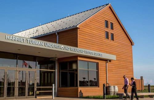 New Intown Waterfront Townhome wPool & Location - Foto 55