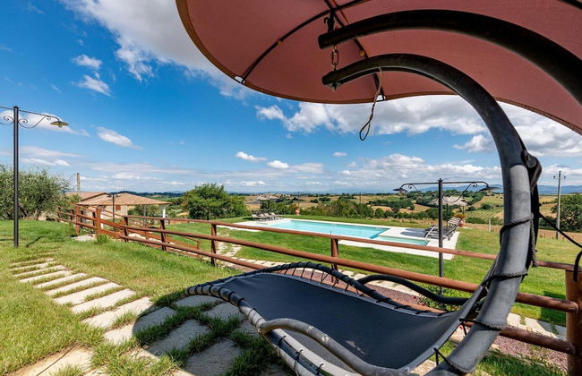Farmhouse in Tuscany With Pool and Hill Views - Photo 19