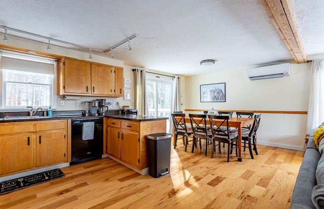 Ski Hike Lodge 5BR w Fire Pit Cozy Spaces - Foto 40