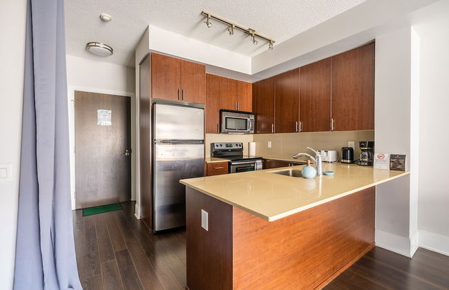 Beautiful Condos In the Heart of Downtown - Foto 11