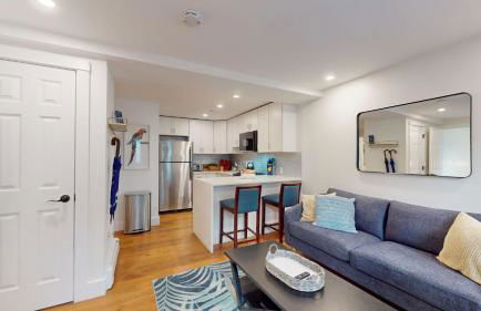 Modern Renovated 1BR with Pvt Entrance, Prime Loc - Foto 3