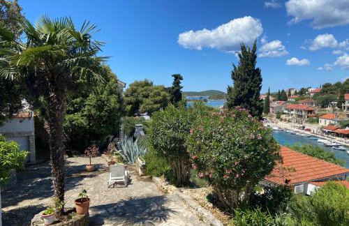 Apartment in Maslinica 70m from the sea - Photo 2