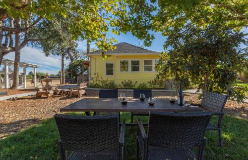 Relaxing 3BR Home with Vineyard View Rooftop Deck and Game Room - Foto 33