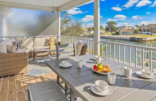 5 Bed3bath waterfront pool home with full gym, office, and heated pool! - Foto 39