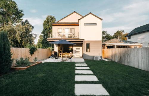 Colorful Sunnyside Escape - Walk to Dining & Parks - Foto 52