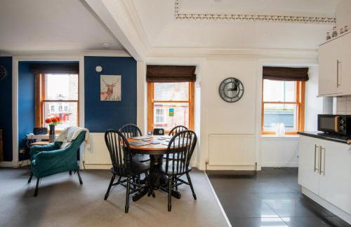 Charming 2 Bedroom Flat in the Heart of Kirriemuir - Foto 38