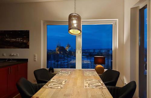 AT THE TOP - Penthouse über den Dächern der Stadt - Photo 11